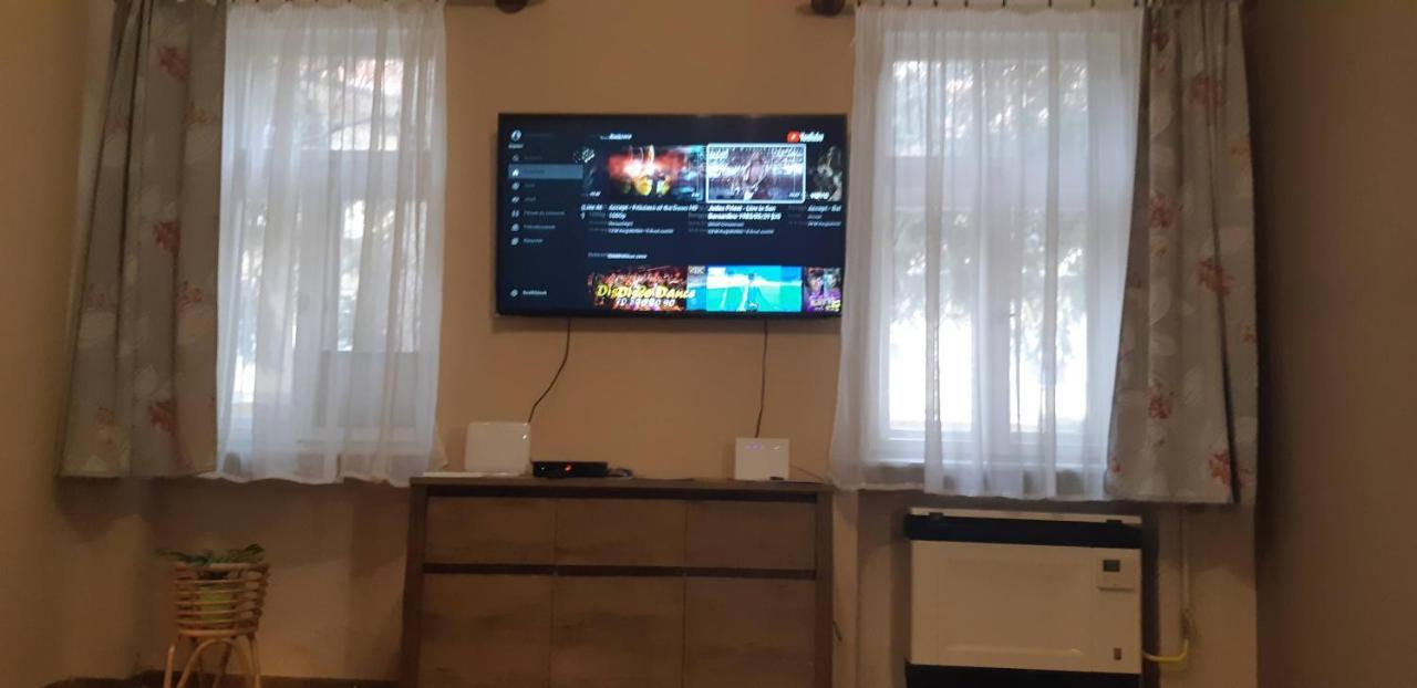 Szell 3 Apartman Διαμέρισμα Σζομπαθέλι Εξωτερικό φωτογραφία